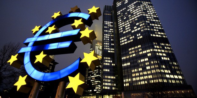 Еврозона скатится в