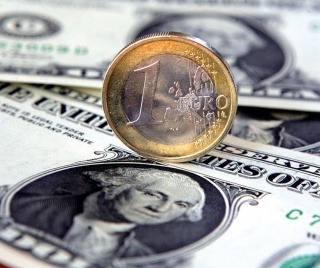 Доллар, евро теряют 2-3