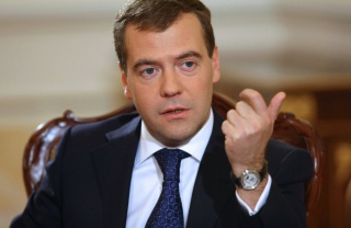 Медведев поручил
