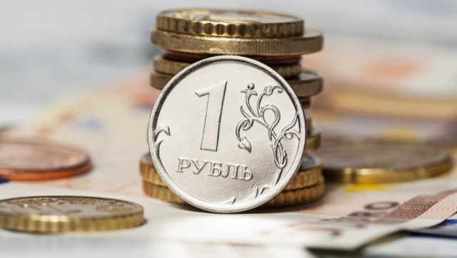 Рубль укрепляется.