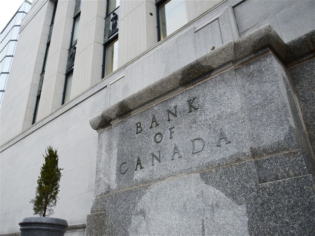 Банк Канады снизил