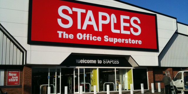 Staples покупает Office