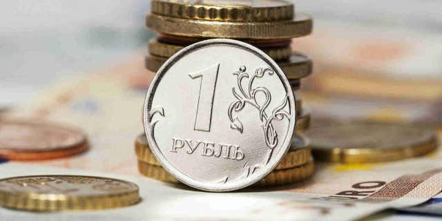 Рубль укрепляется в