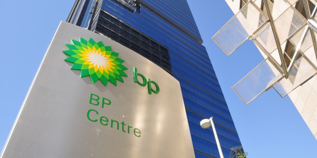 Чистая прибыль BP упала