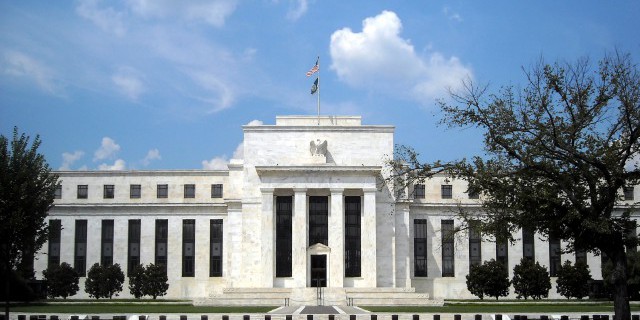 Эксперты ФРС ожидают