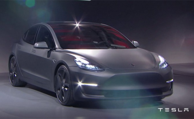 Tesla показала Model 3,