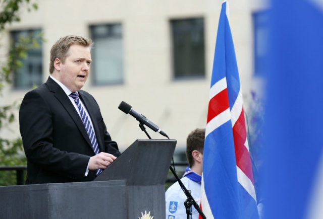 Премьер Исландии ушел в