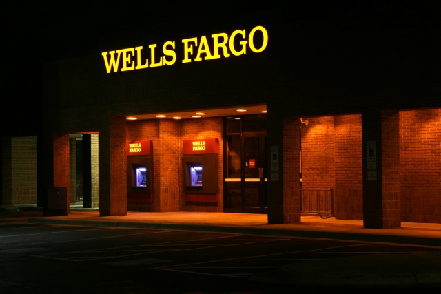 Прибыль Wells Fargo