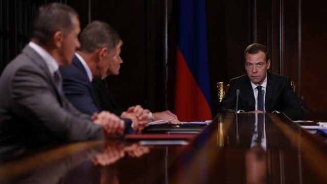 Медведев подписал