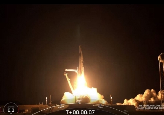 SpaceX запустила корабль