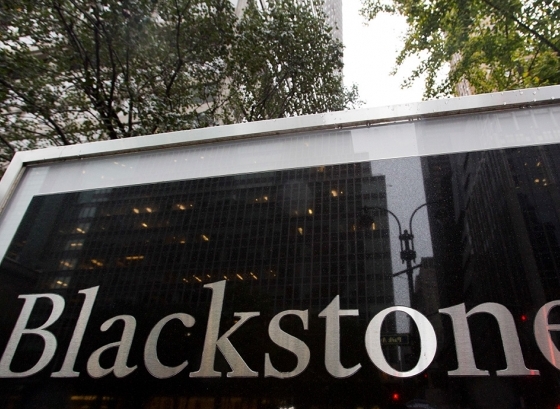 Blackstone инвестирует