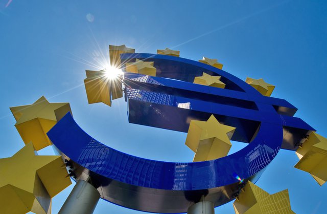 ЕЦБ: рост в еврозоне