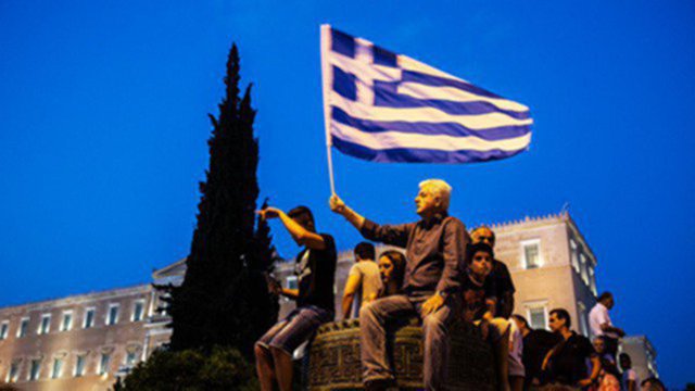 Греция ослабила контроль