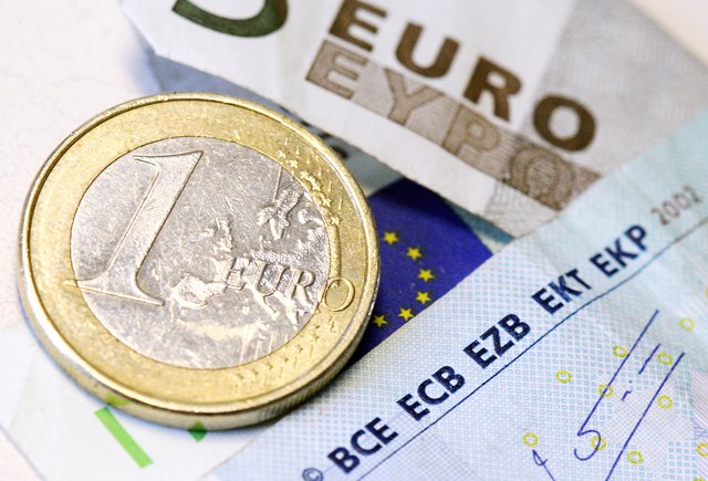 Евро снижается пятую
