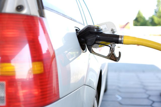 Цены на бензин: повысить