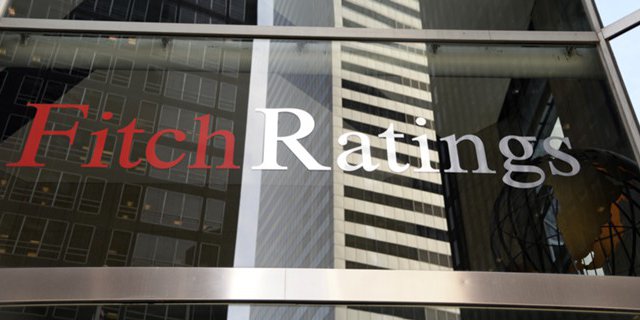 Fitch ухудшило оценку