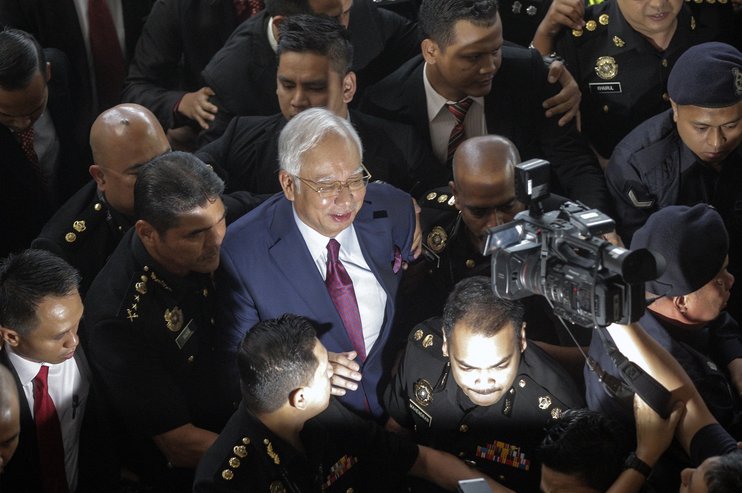 Экс-премьеру Малайзии