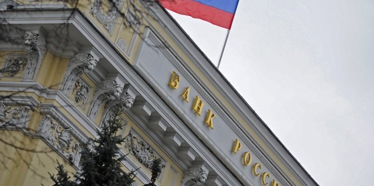 Число банков в России за