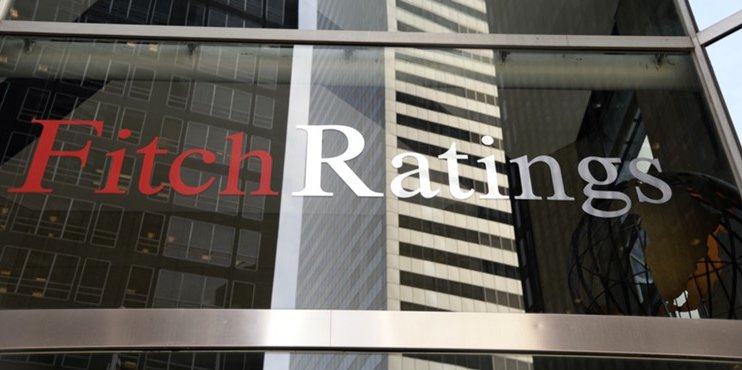 Fitch ухудшило оценки
