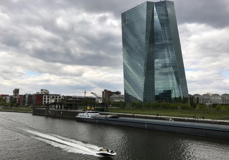 ЕЦБ снизит прогнозы