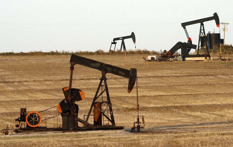 Цены на нефть завершают