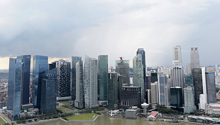 Сингапур снизил прогноз