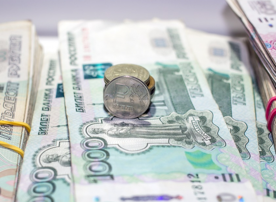 На что россияне тратят сбережения: топ-3 крупных покупок в 2022 году